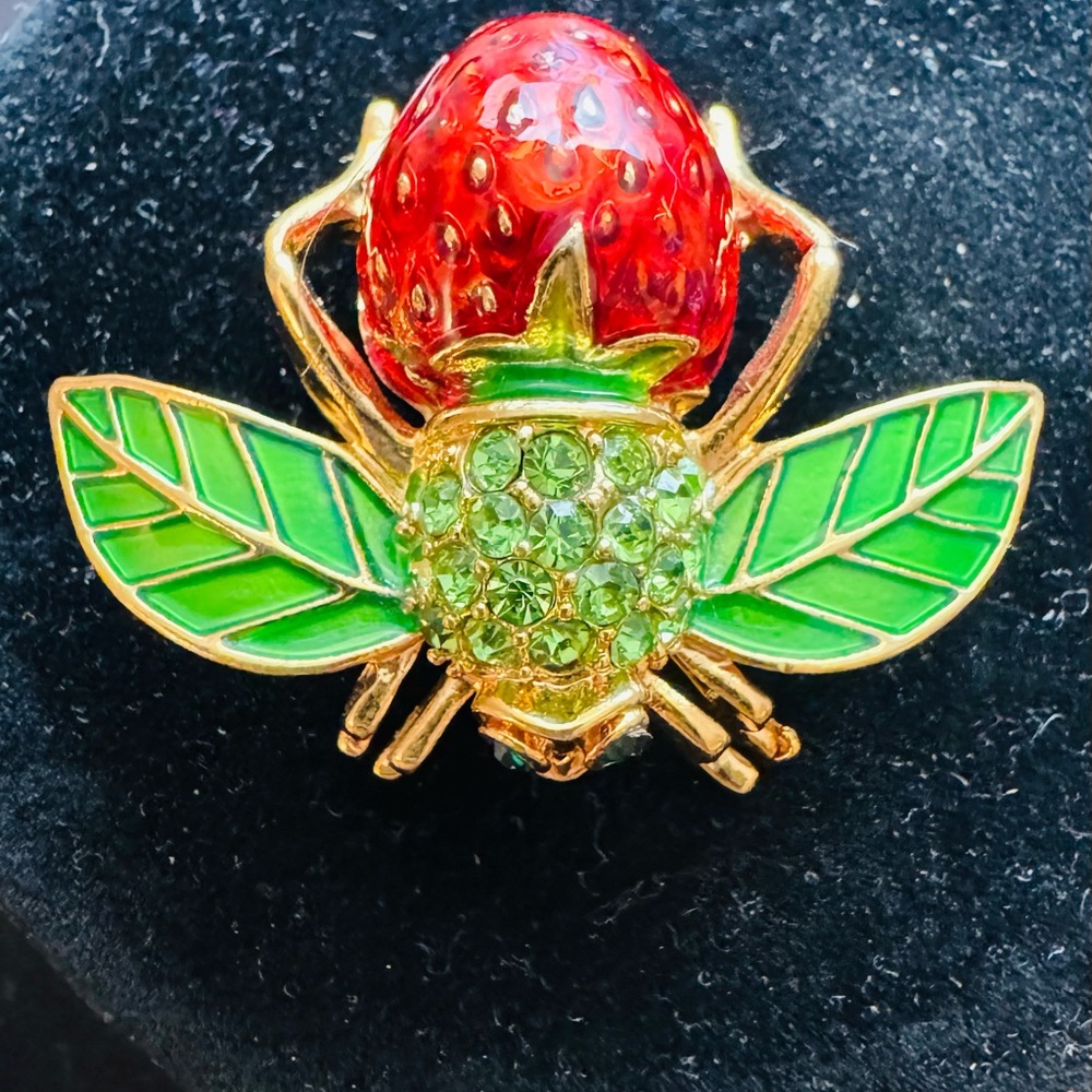 RARE Joan Rivers "Strawberry" Enamel Bee Pin  Perfect Condition